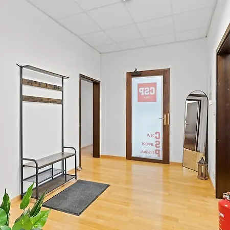 Es05 Innenstadtlage Esslingen - Schones Direkt Am Bahnhof Mit Parkplatz Apartman